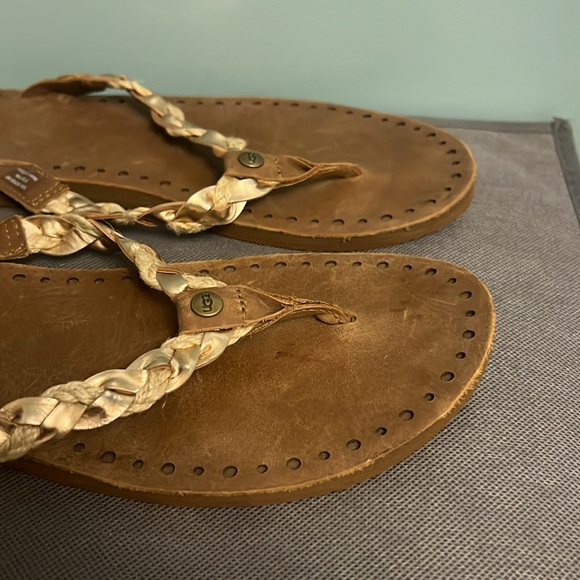 UGG women’s thong slippers size 9 S/N 100-7559 - Picture 3 of 16